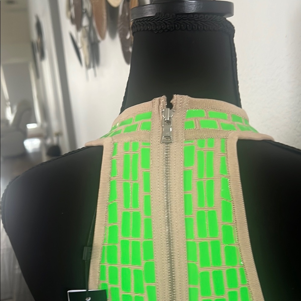 BCBGMAXAZRIA Green Sequin Halter Dress. Sz Small - Picture 9 of 9